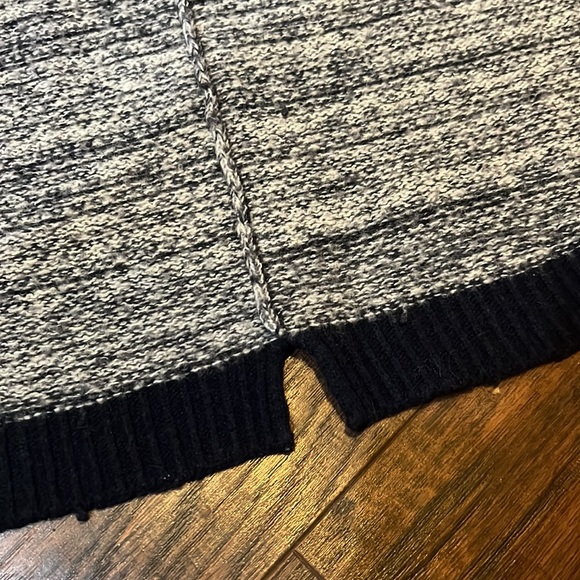 Navy blue GAP heathered comfy casual sweater w/exposed back seam - Picture 8 of 8